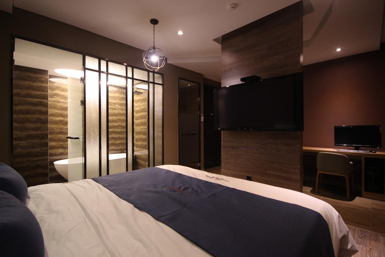 The Club Hotel Seomyeon Busan Exterior photo