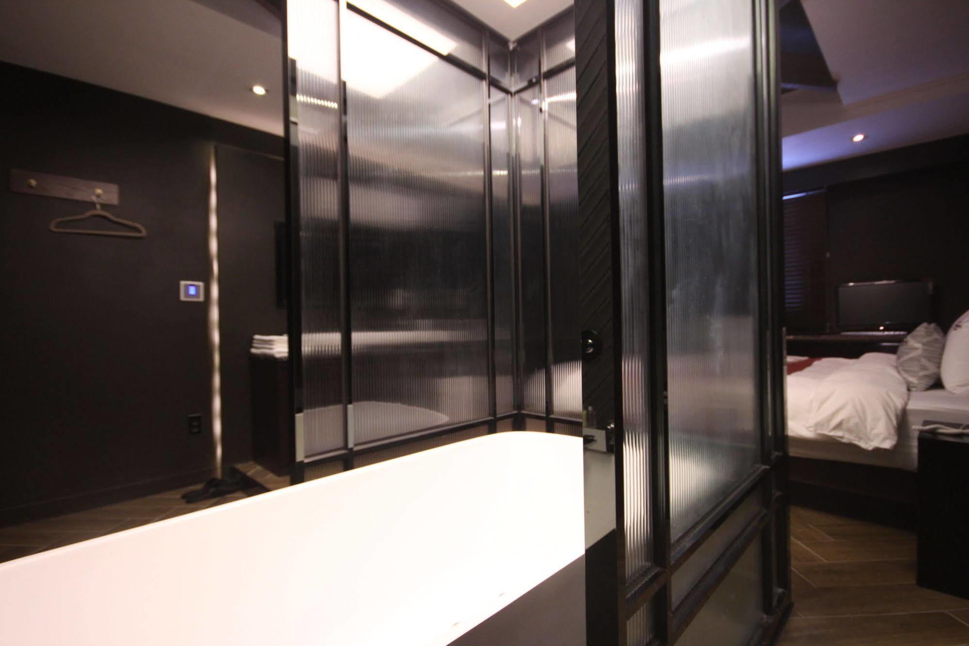The Club Hotel Seomyeon Busan Exterior photo